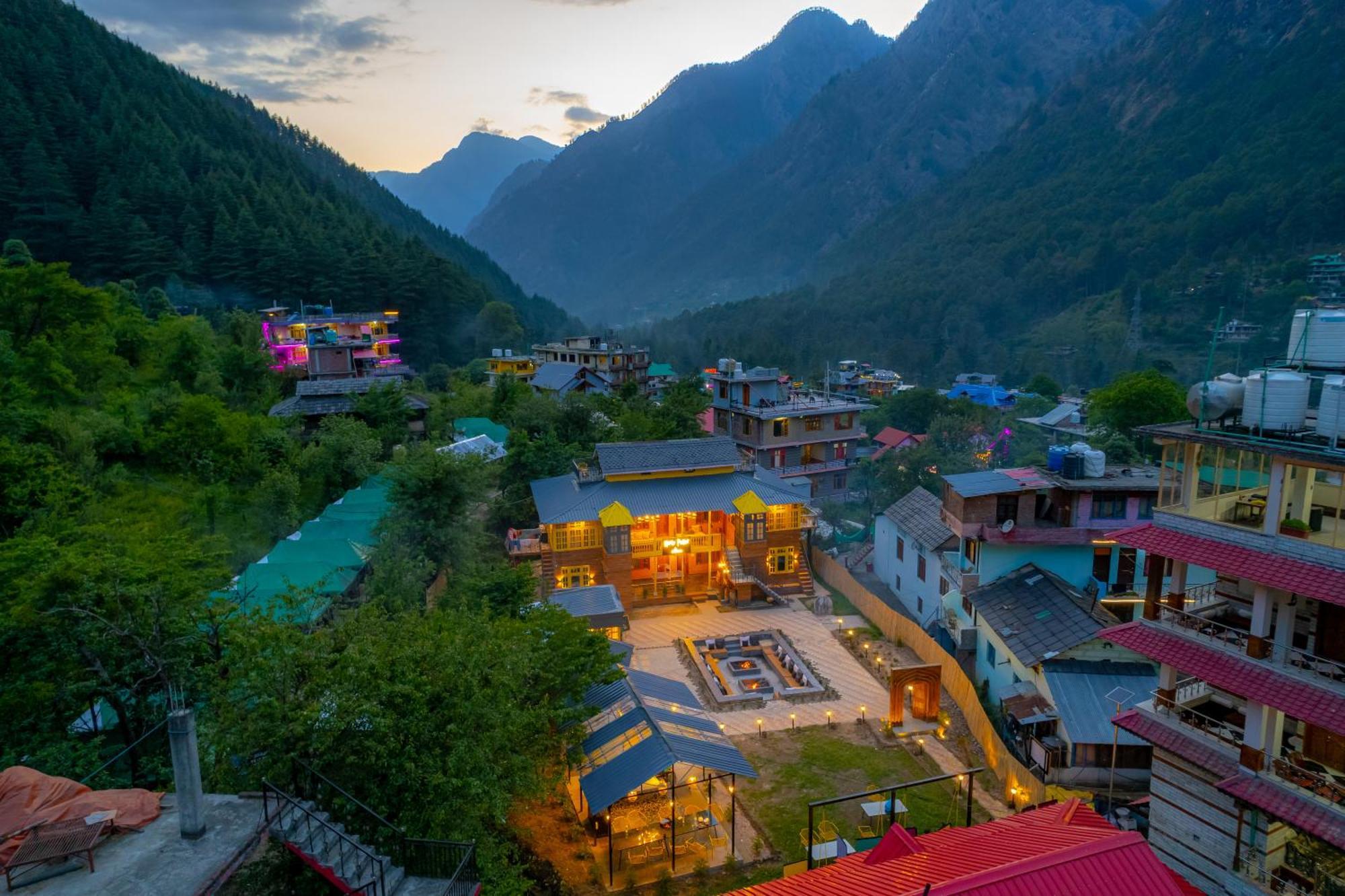 Whoopers Boutique Kasol Hostel Exterior photo
